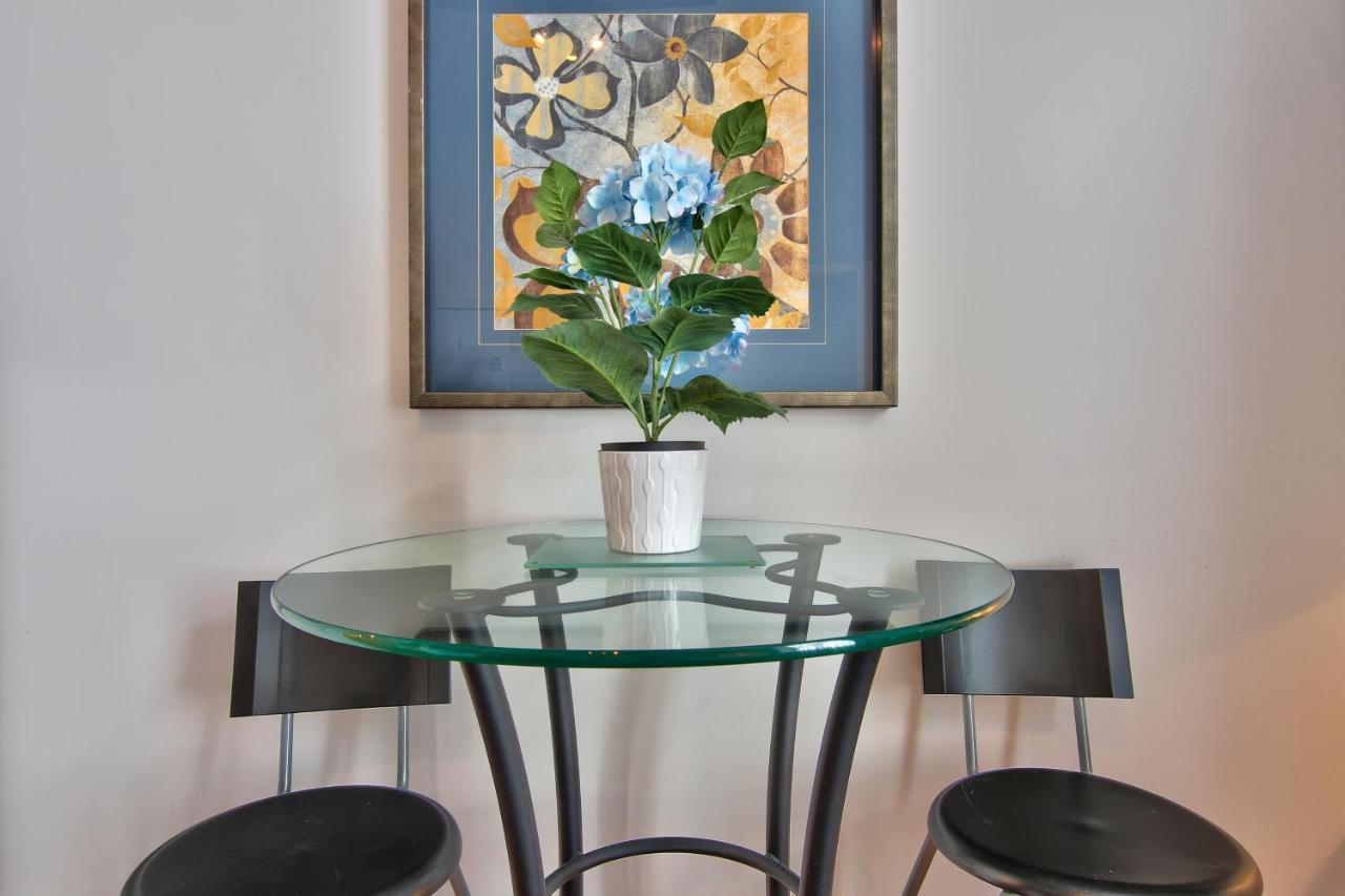 Apartment Et Studio Montreal Luaran gambar
